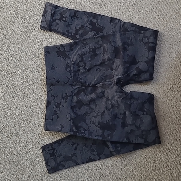 Gymshark Camo Leggings - Picture 3 of 4